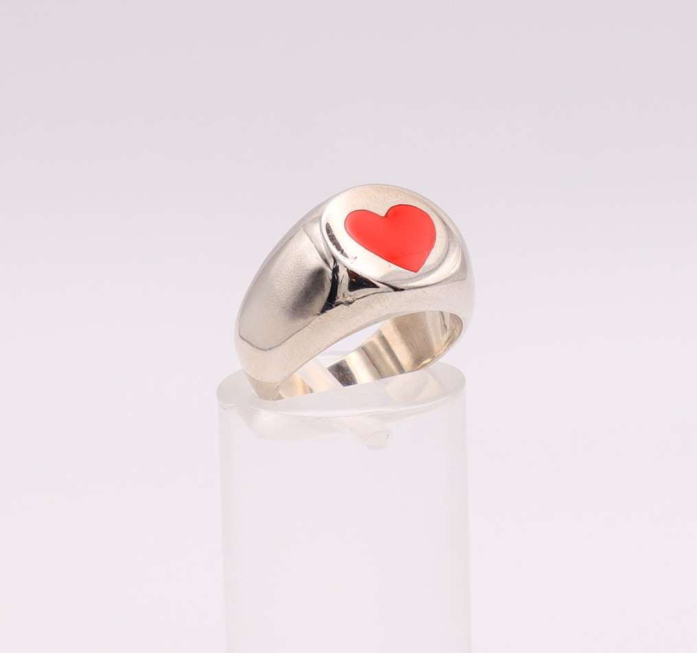 Anello chevalier con cuore rosso